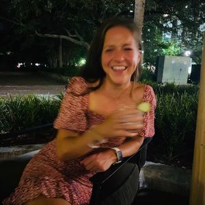 Meet your Posher, Hally